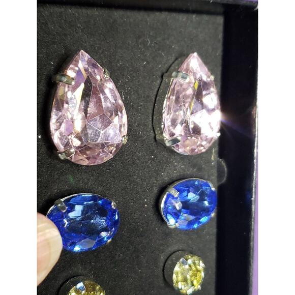 SAQ Signed 3 Pairs of Large Stud Earrings Pink Glass Blue & Yellow Acrylic w/box - Picture 9 of 11